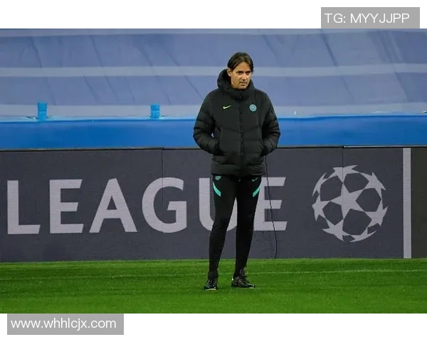 足球明星佩戴头套的高清照片展示与分析